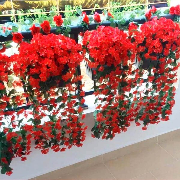 como decorar con las flores rojas artificiales