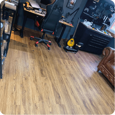 Piso PVC en cuarto gamer