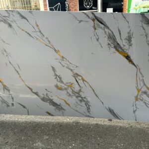 Lamina Mármol Blanco Vetas Dorada